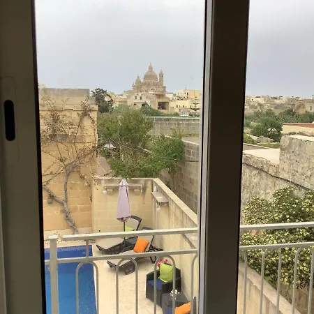 Ellie Boo Bed & Breakfast Xewkija