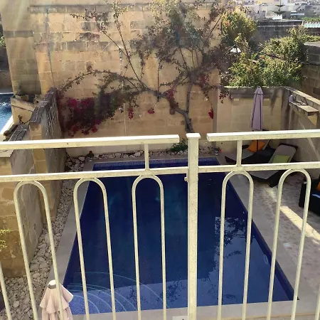 Ellie Boo Bed & Breakfast Xewkija