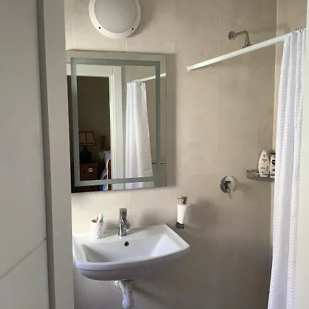 Ellie Boo Couette-café